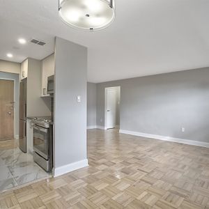 Lu Ray Apartments - Photo 2