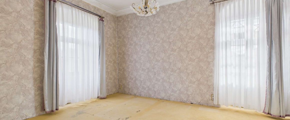 Herrschaftliche 3-Zimmer-Wohnung im historischen Rittergut mit Balkon in Lengenfeld - Foto 1