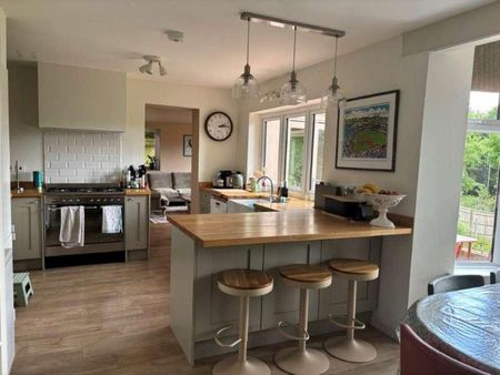 Manton Hollow, Marlborough, SN8 - Photo 4