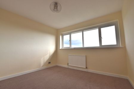 4 bedroom semi detached house to rent, - Photo 2