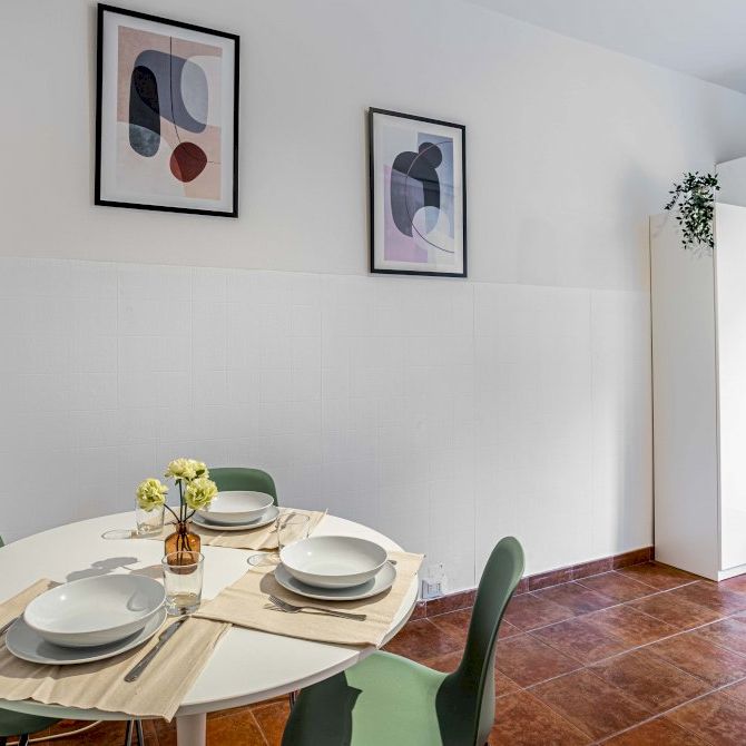 Large single room with balcony in Milan - Photo 1