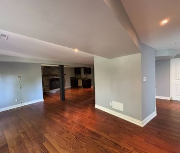 For Lease - 109 Carlyle Crescent, Aurora, Ontario - Photo 4