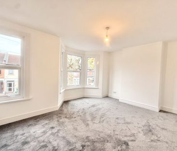 3 bed House Ruskin Avenue, E12 - Photo 5