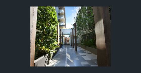 Amazing High End fully furnished apartment. - Photo 5