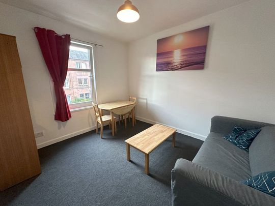 Flat Bonnington Avenue, Edinburgh - Photo 1