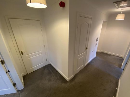 3 bedroom flat to rent - Photo 1