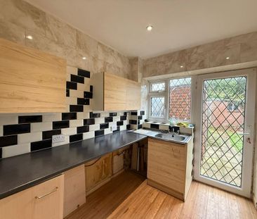 2 bedroom terraced house to rent - Photo 4