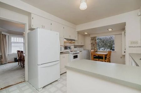 1969 West 43rd Avenue apartment — Vancouver, BC (4-Bedroom) - 4 Bedroom - Photo 4