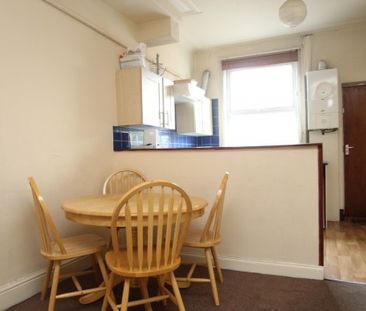 3 Bed - Woodhouse Lane , City Centre , Leeds - Photo 4