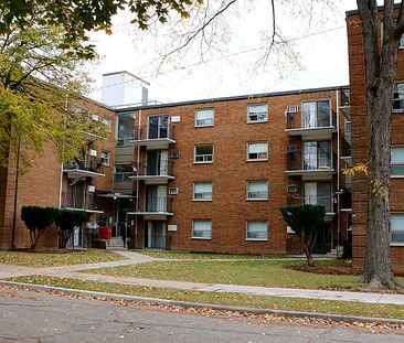 Randal Court Apartments - Photo 1