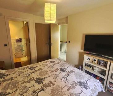 Queenhythe Crescent, Jacobs Well, GU4 - Photo 5