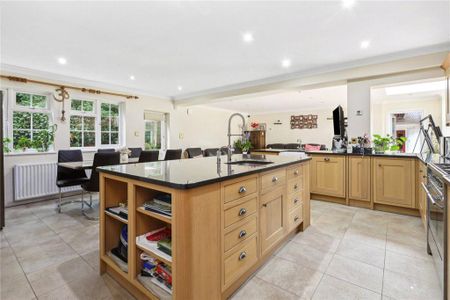 5 bedroom detached house to rent - Photo 5