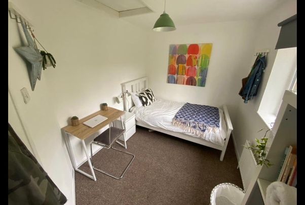 Room in a Shared House, St Lucia Close, BS7 - Photo 1