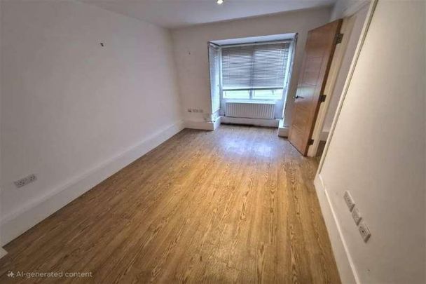 Bedroom Ground Floor Maisonette In Guildford, GU1 - Photo 1