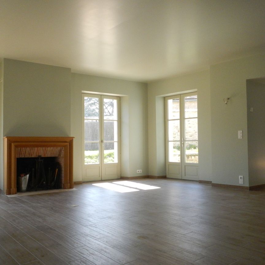 Location Maison 7 pièces 143m² LA CELLE LES BORDES 78720 - Photo 1