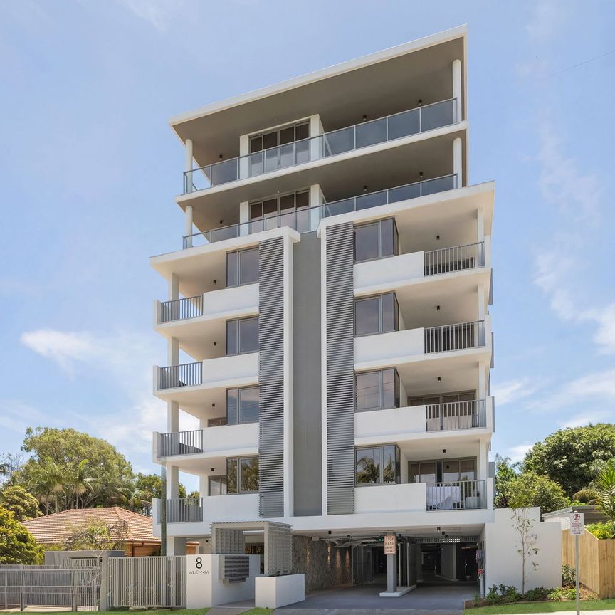 Brand New Executive Coastal Living Apartment! - Photo 1