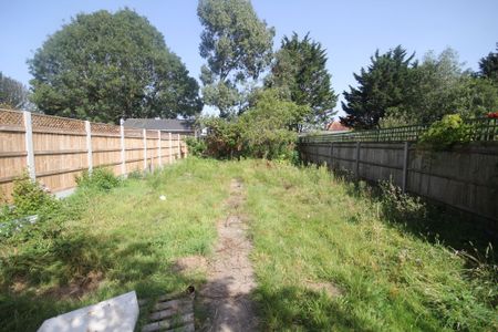 Pield Heath Avenue, Uxbridge, UB8 - Photo 4