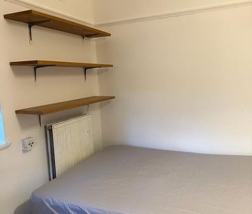 Room in a Shared Flat, Becklow Gardens, W12 - Photo 6