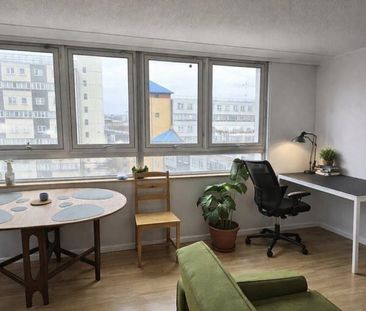 Room in a Shared Flat, Battersea Park Road, SW11 - Photo 1