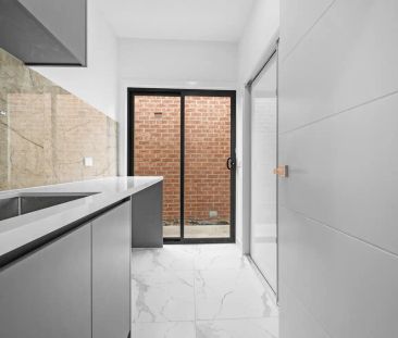 “Modern Comfort in Prime Truganina Location” - Photo 1