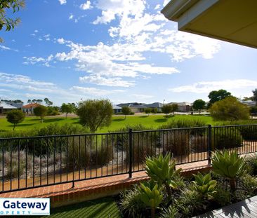 16 Serotina Lane, AUBIN GROVE WA 6164 - Photo 4