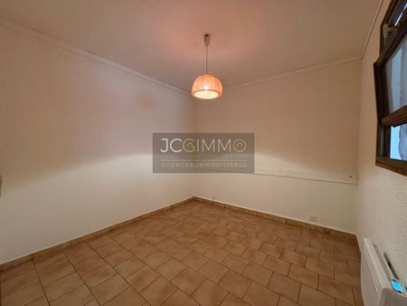 Location Appartement 4 pièces 80m² PUGET VILLE 83390 - Photo 4