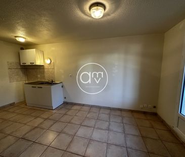 Location Appartement 2 pièces 29m² LA SEYNE SUR MER 83500 - Photo 2
