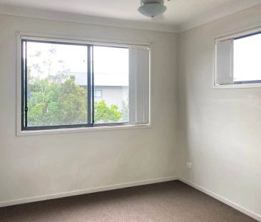 “PEACEFUL LIVING IN A MODERN TOWNHOUSE” - Photo 2