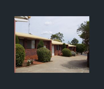 neat and tidy 2 bedroom unit - Photo 4