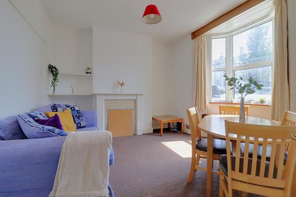 4 bedroom terraced house to rent - Photo 1