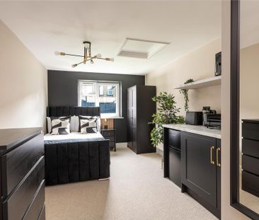 4 bedroom flat to rent - Photo 1