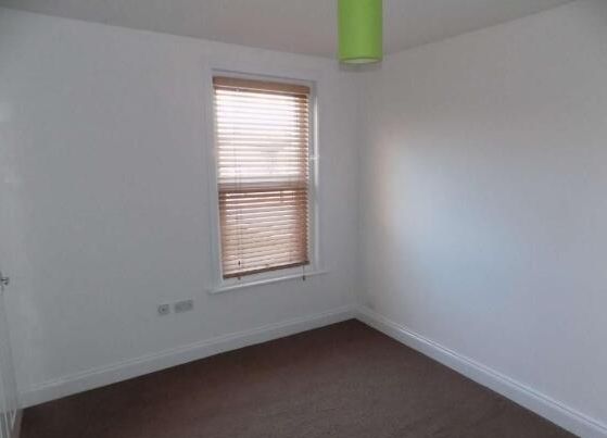 2 Bedroom Flat / Apartment - Cranbury Road, Eastleigh - Photo 1