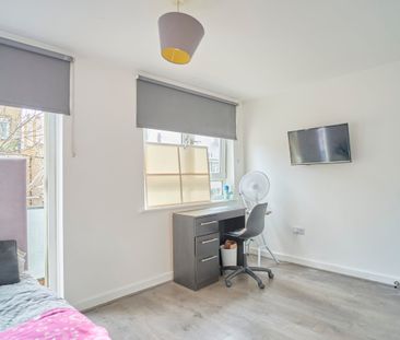 Howcroft House – Room 3 - Photo 2