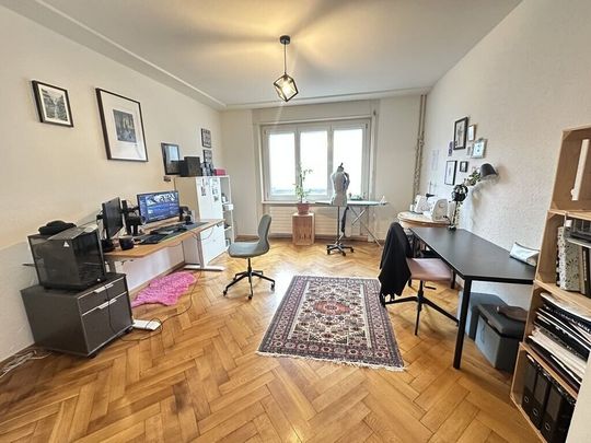 Spacieux logement de 3.5 pièces au centre-ville ! - Foto 1