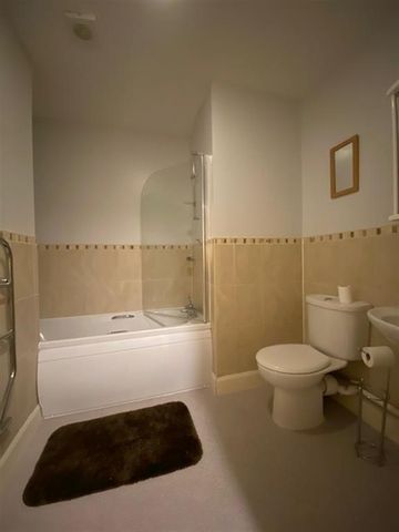 2 bedroom flat to rent - Photo 5