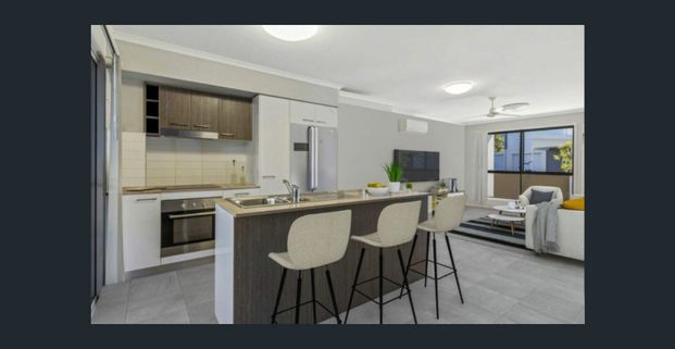 Spacious & Stylish Townhouse Opposite Brightwater Lake - Photo 1