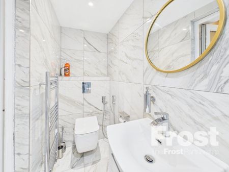 Mansel Close, Slough, Berkshire,SL2 - Photo 2