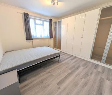 4 bedroom terraced house to rent - Photo 6