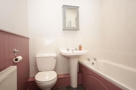 2 bedroom terraced house to rent - Photo 3