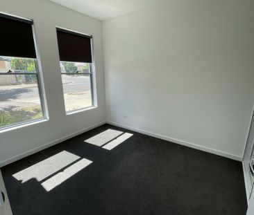 1/4 Mundon Street, CAMPBELLTOWN - Photo 3