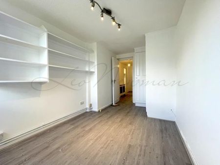 4 bedroom flat to rent - Photo 2