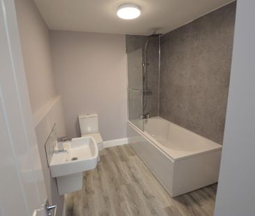 2 bedroom flat to rent - Photo 3