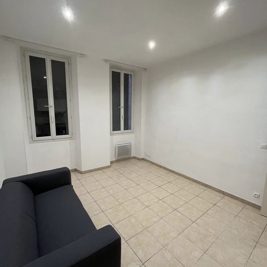 Location Appartement 2 pièces 42m² MARSEILLE 3ème - Photo 1