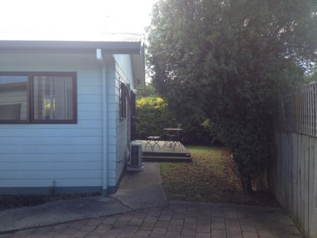 Tidy 3-Bedroom House - Photo 5