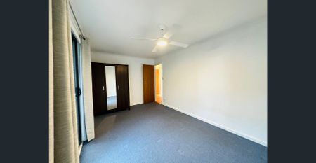 Coastal Comfort with Entertainer’s Deck - short walk to Boomer Beach. - Photo 4