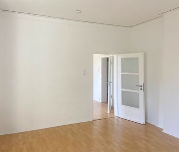 Bald frisch für Sie saniert ! Schöne Wohnung in ruhiger Lage - Photo 2