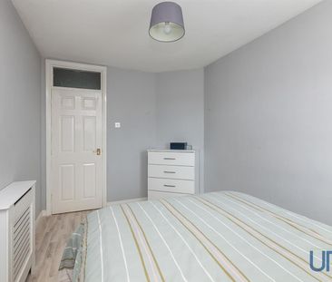 17 Larkspur Rise, Suffolk Road, - Photo 6