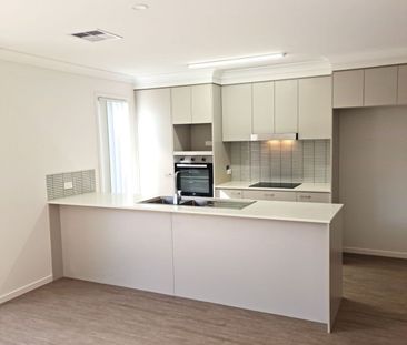 MOVE IN BEFORE CHRISTMAS-FULLY DUCTED AIRCONDITIONING-3 BED 2 BATH ... - Photo 6