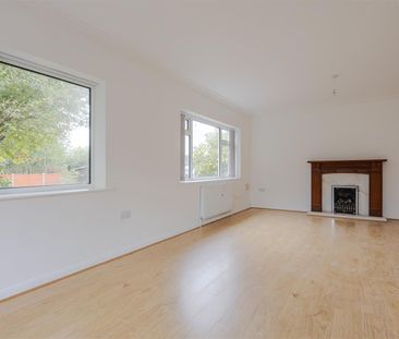 To Let 3 Bed Bungalow - Semi Detached - Photo 3