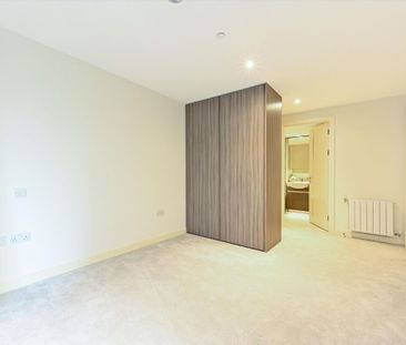Apartment with views of the Thames located in Royal Arsenal Riversi... - Photo 3
